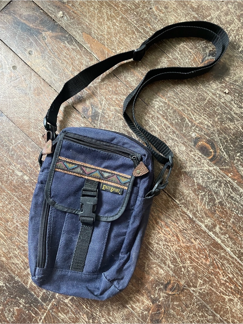 Vintage Eastsport hiking bag/belted bag with lots of pockets
